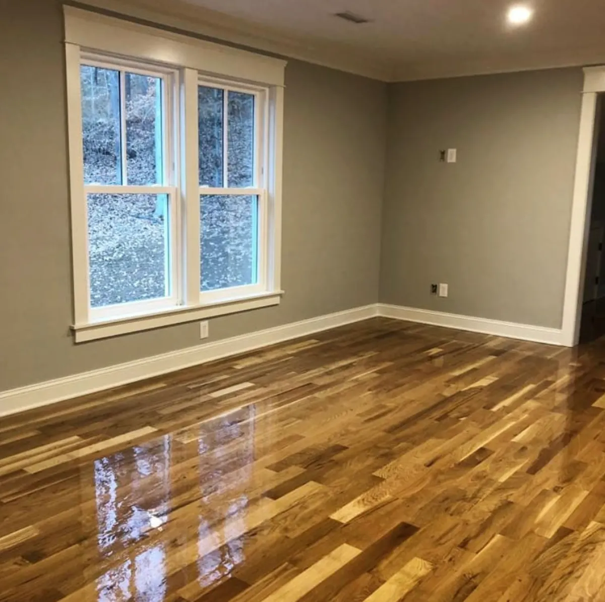 Fairfield CT neighborhood with hardwood floors
